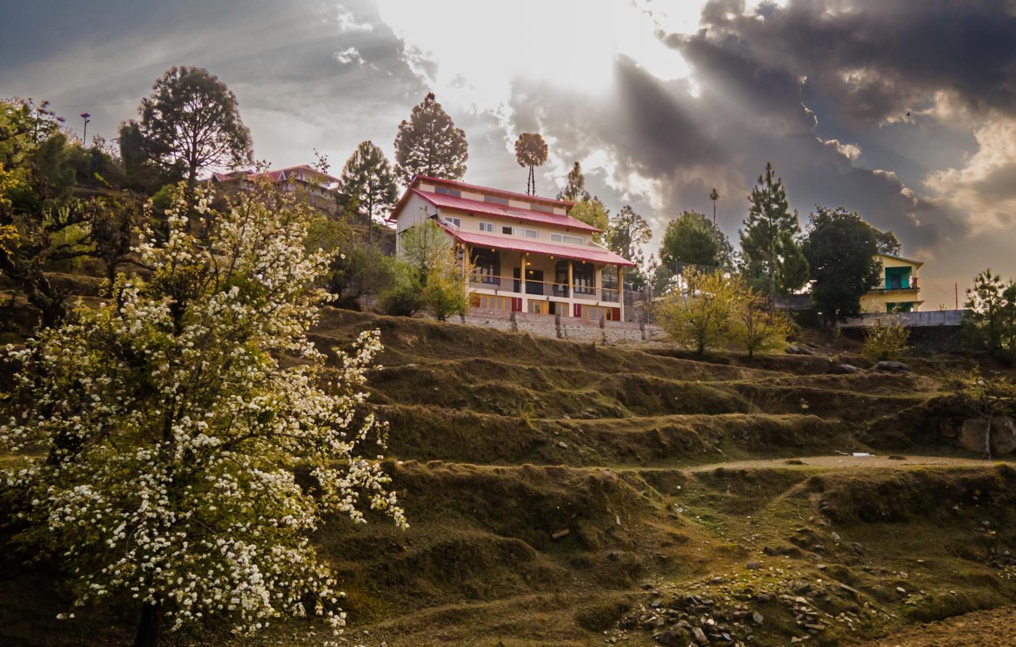 Little Frida- The Dak Bungalows Mukteshwar Buitenkant foto